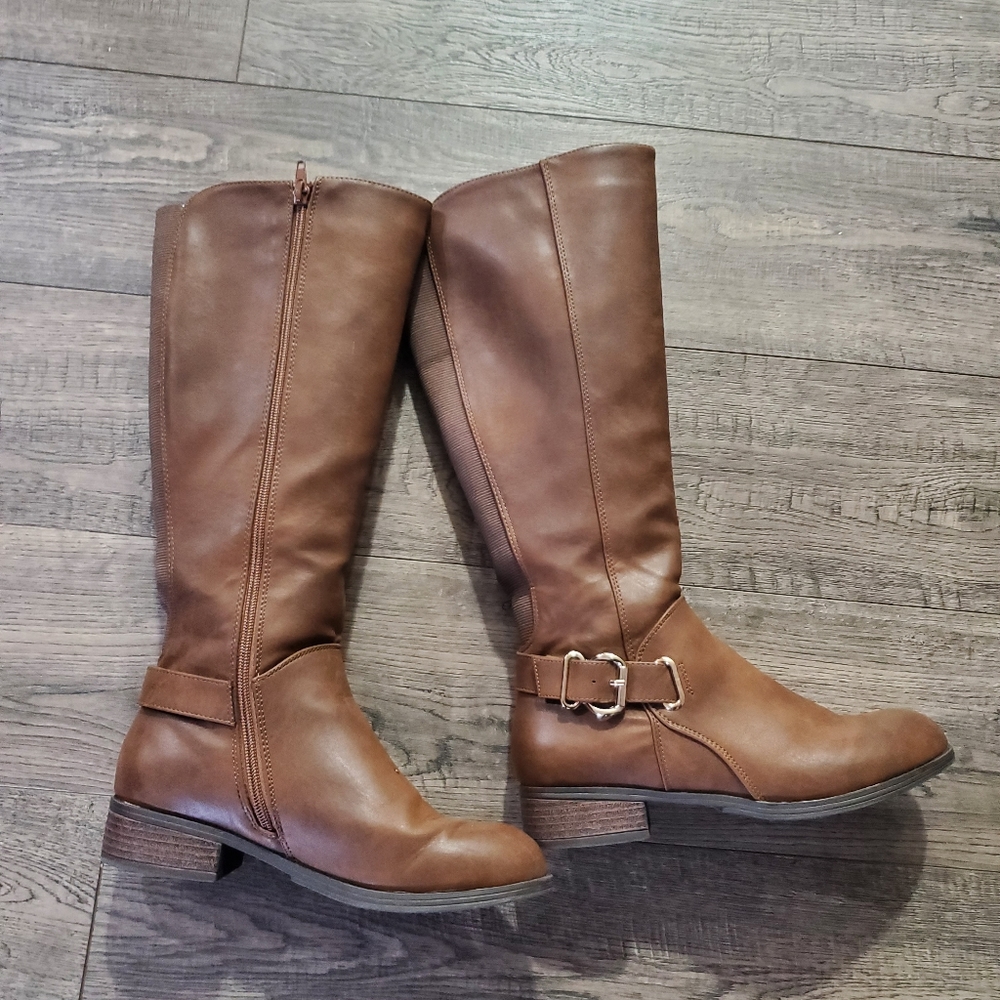 SOLD - Brown Boots